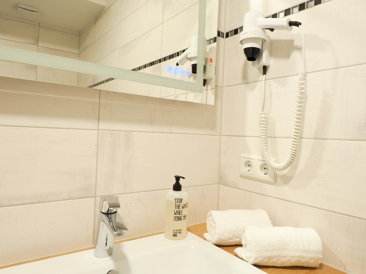 Wein Erlebnis Hotel Maimuehle Perl Eksteriør bilde